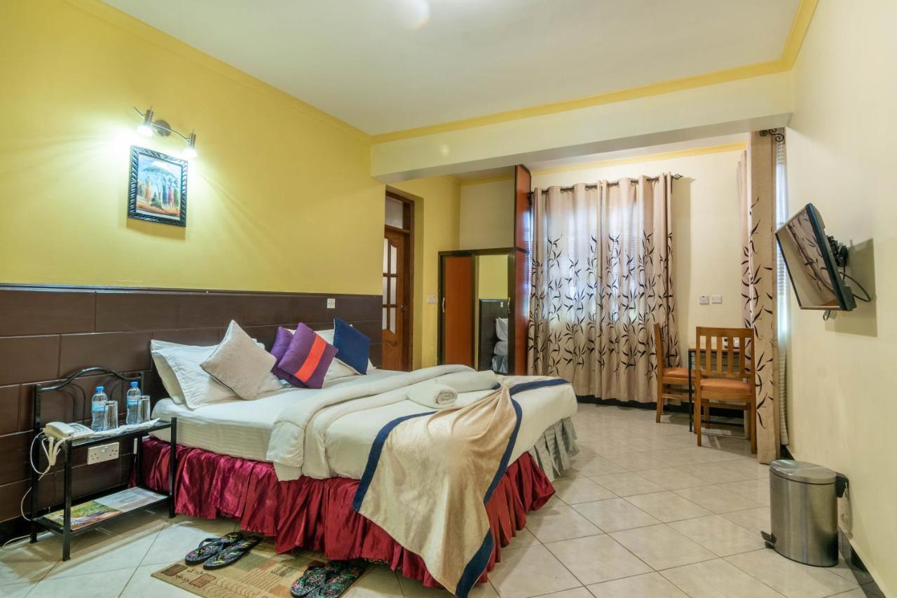 Crest Safari Lodge Bed And Breakfast Arusha Exterior photo
