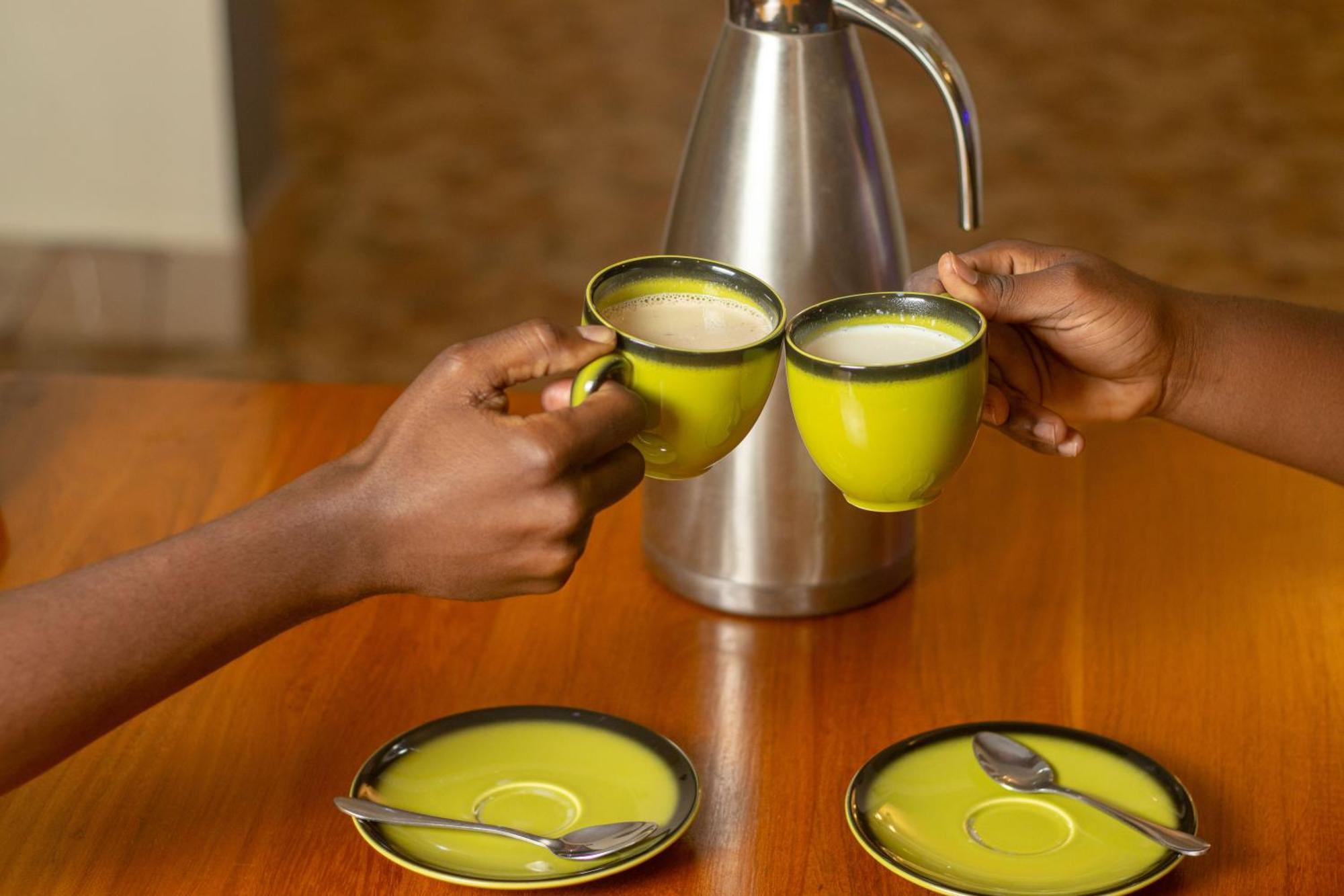 Crest Safari Lodge Bed And Breakfast Arusha Exterior photo